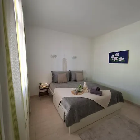 Διαμέρισμα Bay *